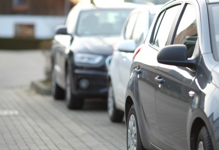 Liepā ierobežos automašīnu stāvēšanu; zīmes uzstādīs šovasar