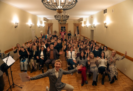 Brīvprātīgo jauniešu ieguldījumu godina pasākumā "Zelta Briedis 2025"